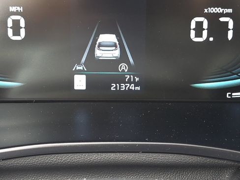 Used 2025 Kia Soul LX w/ LX Technology Package FWD image 24