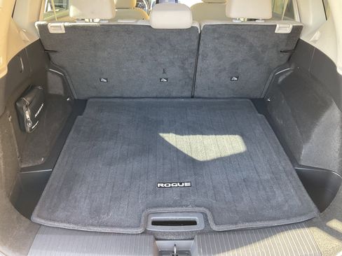 Used 2025 Nissan Rogue SV image 39