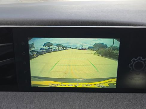 Used 2025 Nissan Kicks SV FWD image 17