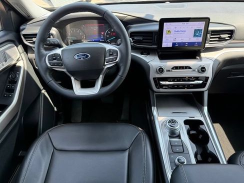 Certified 2023 Ford Explorer XLT w/ Equipment Group 202A AWD/4WD image 9