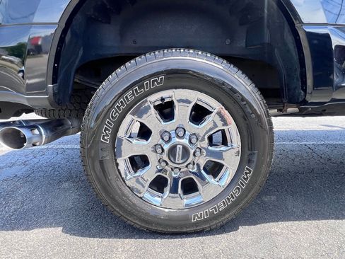 Used 2018 Ford F250 Lariat w/ Lariat Ultimate Package AWD/4WD image 22
