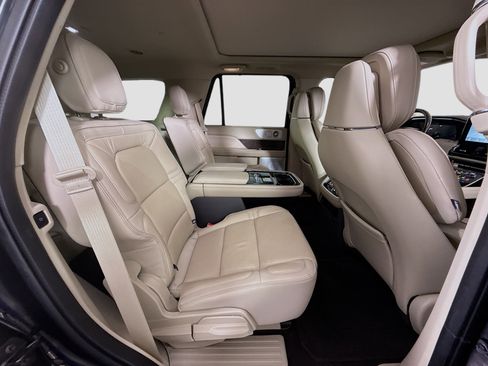 Used 2019 Lincoln Navigator Reserve w/ Cargo Package image 27