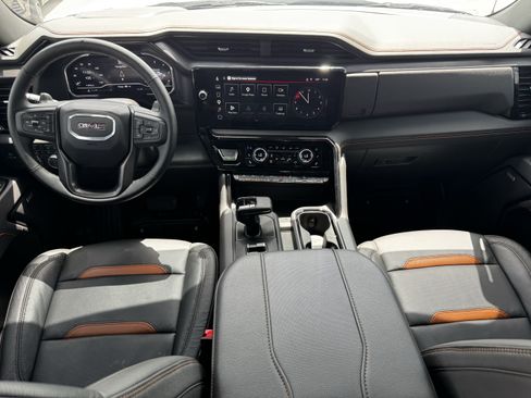 Used 2025 GMC Sierra 1500 AT4 w/ AT4 Preferred Package AWD/4WD image 13