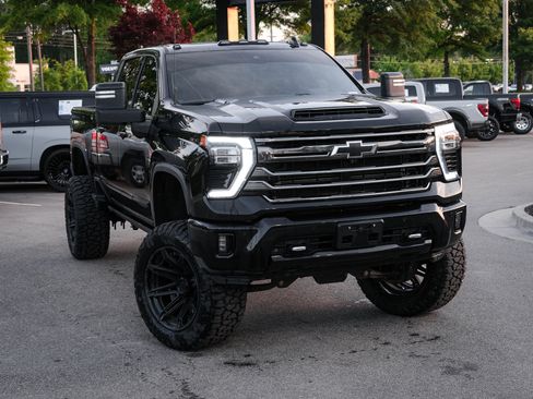 Used 2024 Chevrolet Silverado 3500 High Country w/ High Country Premium Package AWD/4WD image 3