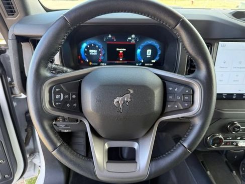 Used 2025 Ford Bronco Badlands AWD/4WD image 14