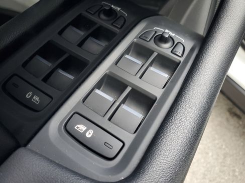 Used 2020 Jaguar I-PACE S image 19