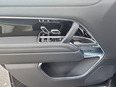 New 2025 Land Rover Range Rover SE image 24