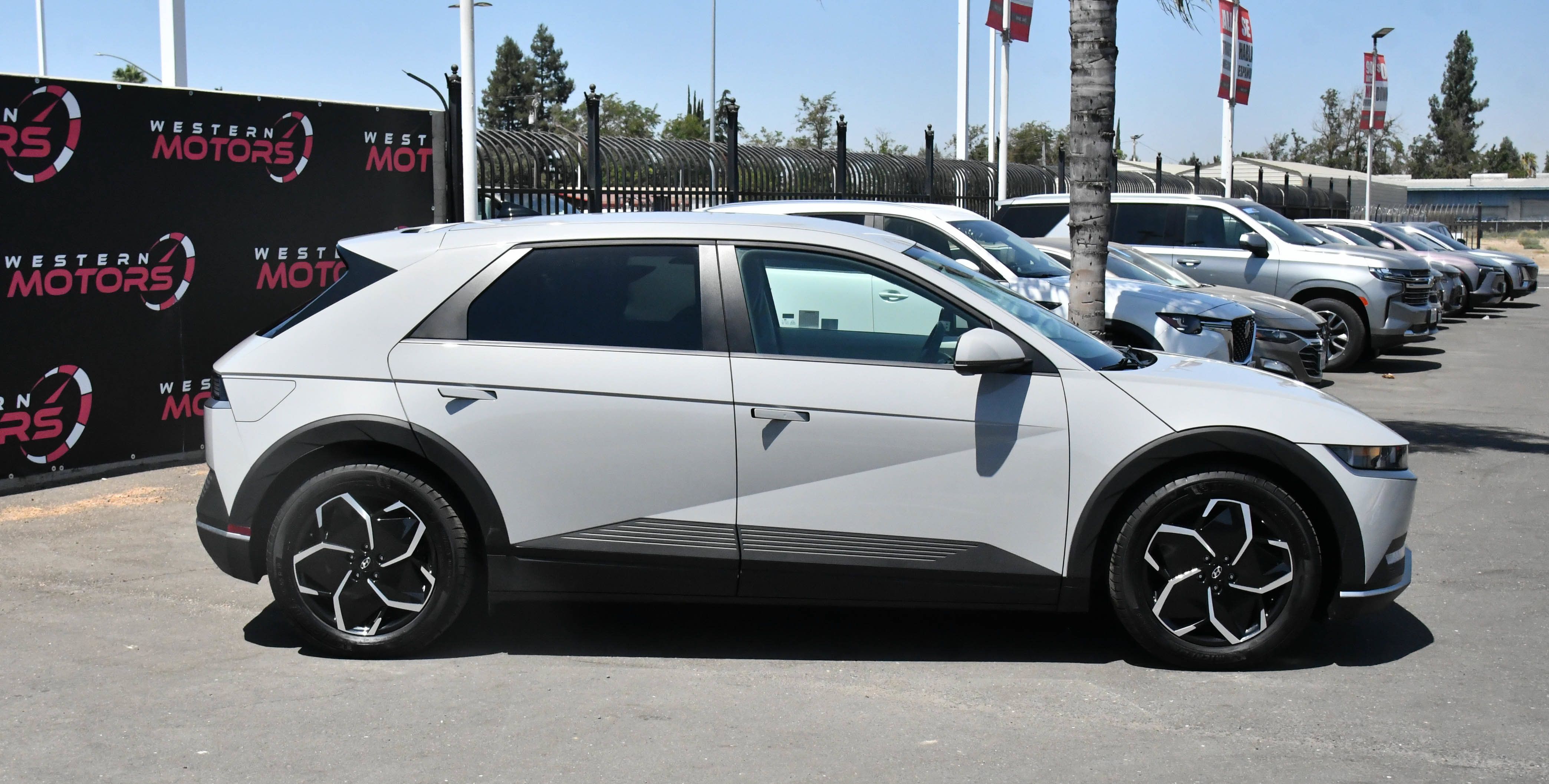 Used 2024 Hyundai Ioniq 5 SE RWD image 9