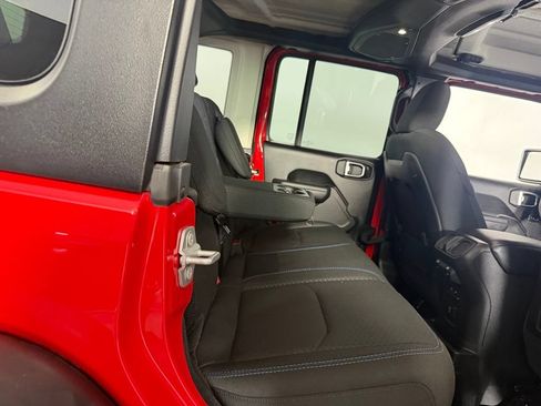 Used 2025 Jeep Wrangler Unlimited Rubicon 4xe w/ Safety Group AWD/4WD image 33