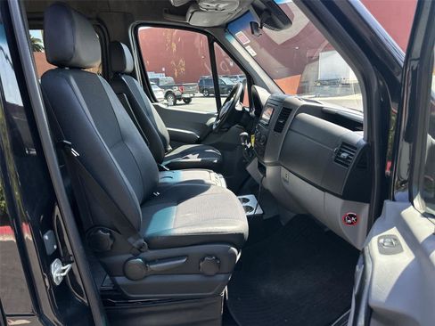 Used 2015 Mercedes-Benz Sprinter 2500 image 14
