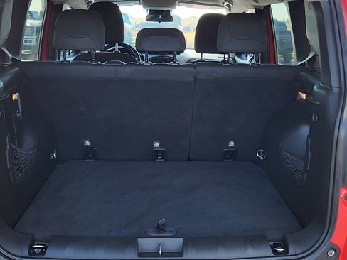Used 2016 Jeep Renegade Latitude AWD/4WD image 18