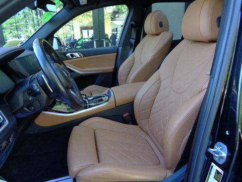 Used 2023 BMW X5 xDrive40i w/ M Sport Package AWD/4WD image 9