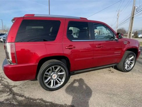 Used 2014 Cadillac Escalade Premium image 2