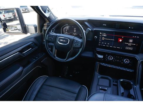 Used 2024 GMC Sierra 2500 AT4X AWD/4WD image 15