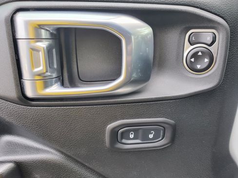 Used 2021 Jeep Wrangler Unlimited Rubicon image 25