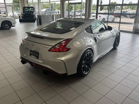 Used 2015 Nissan 370Z NISMO RWD image 48