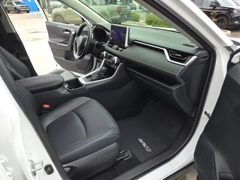 Used 2023 Toyota RAV4 XLE Premium AWD/4WD image 26