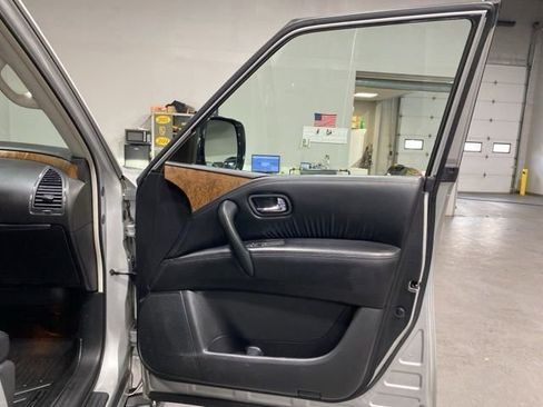 Used 2021 Nissan Armada SL w/ Captain's Chairs Package AWD/4WD image 29