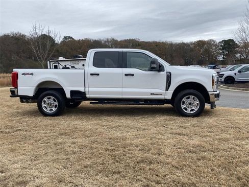 Used 2025 Ford F250 XLT image 2
