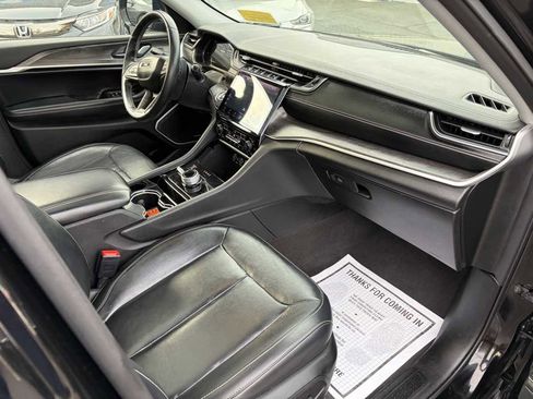 Used 2021 Jeep Grand Cherokee L Limited AWD/4WD image 26