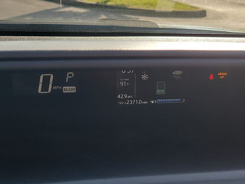 Used 2018 Toyota Prius C Two FWD image 31