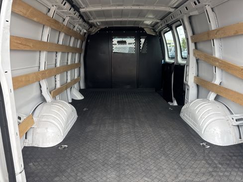 Used 2024 Chevrolet Express 2500 w/ Driver Convenience Package image 10