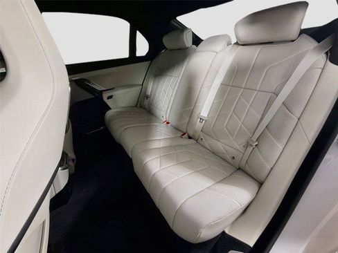 New 2026 BMW i7 eDrive50 w/ M Sport Package RWD image 23