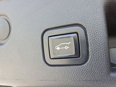 Used 2022 Chevrolet Equinox RS w/ RS Leather Package AWD/4WD image 30