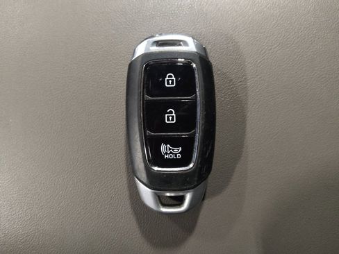 Used 2020 Hyundai Santa Fe SEL image 32