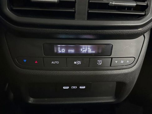 Certified 2025 Honda Pilot Touring image 24