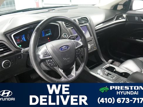 Used 2020 Ford Fusion Energi Titanium image 9