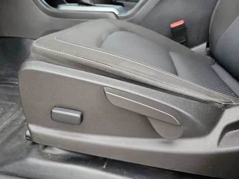 Used 2022 Chevrolet Colorado LT w/ Fleet Safety Package RWD image 12