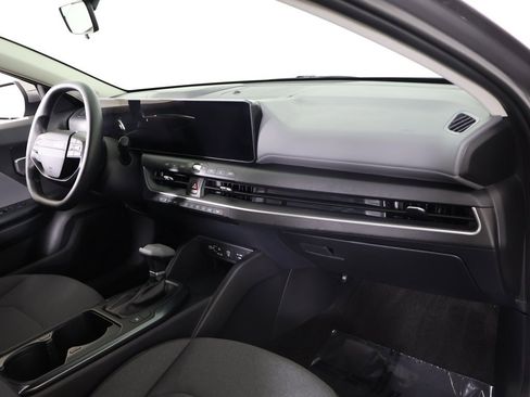 Used 2025 Kia K4 LXS image 25
