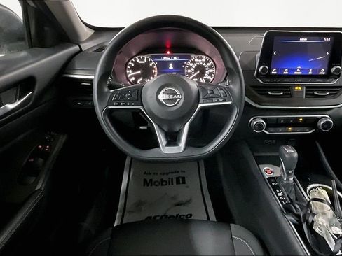 Used 2024 Nissan Altima 2.5 SV image 10