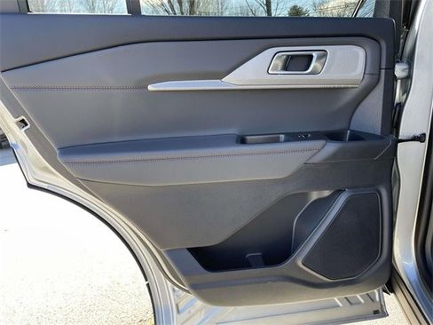 Certified 2025 Ford Explorer Active image 14