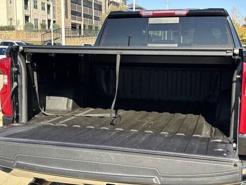 Used 2022 Chevrolet Silverado 1500 LTZ image 32