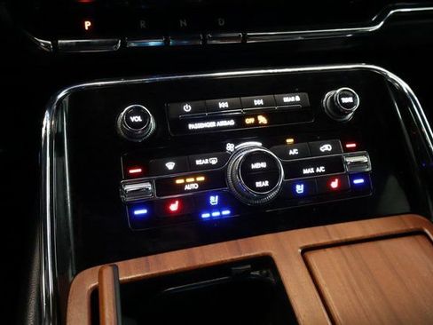 Used 2019 Lincoln Navigator Reserve w/ Cargo Package AWD/4WD image 24