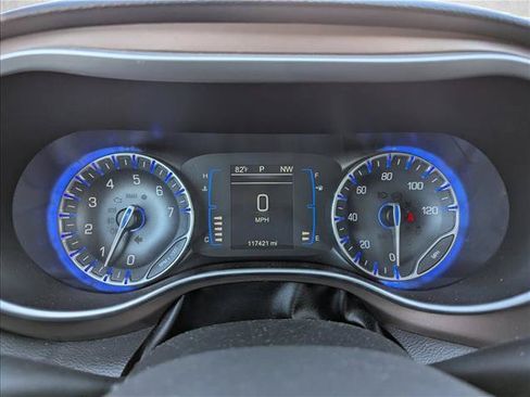 Used 2017 Chrysler Pacifica LX FWD image 16