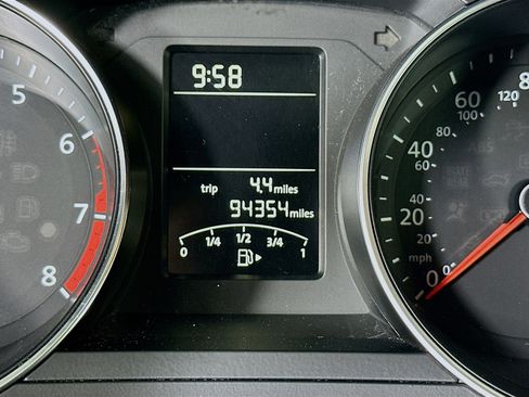 Used 2016 Volkswagen Jetta SE FWD image 18