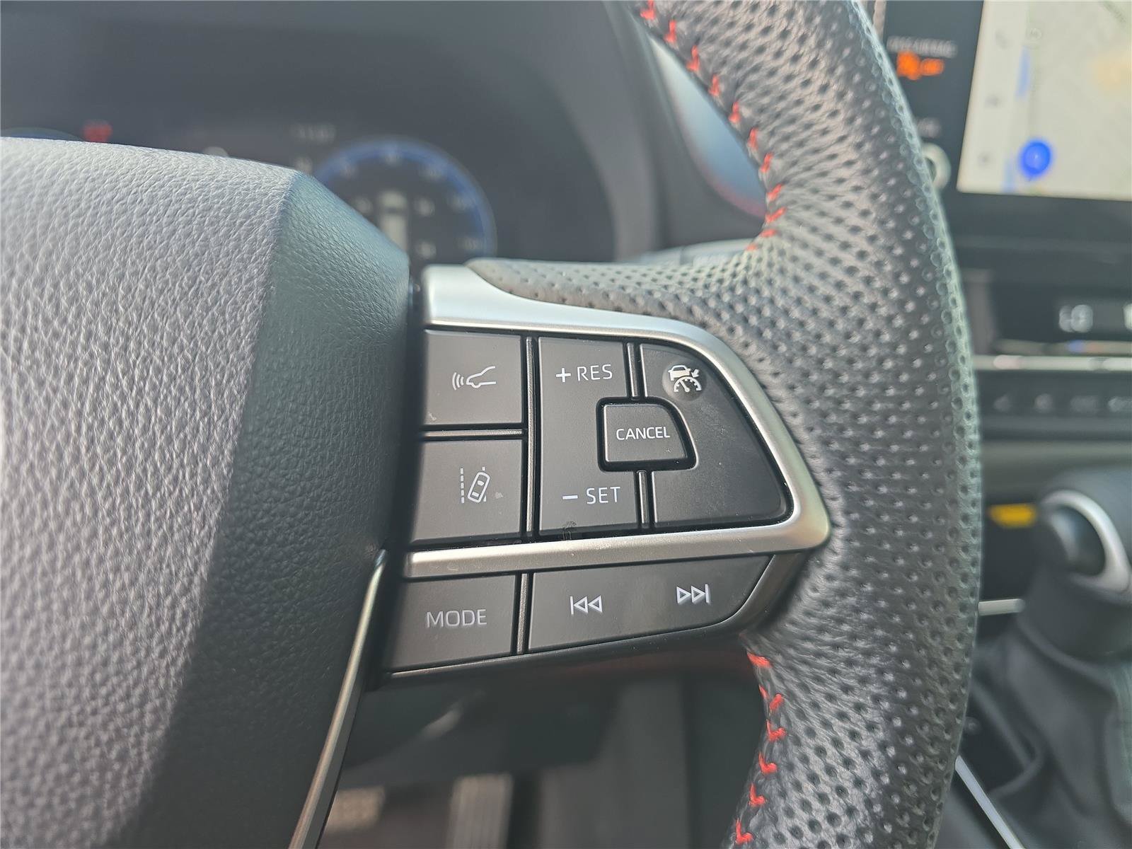 Used 2025 Toyota Sienna XSE w/ XSE Premium Package FWD image 22