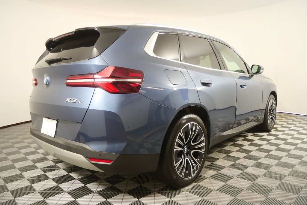 Used 2025 BMW X3 xDrive30i AWD/4WD image 4
