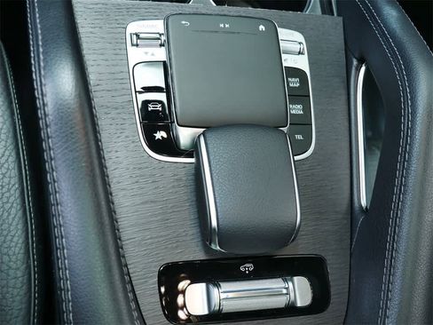 Used 2020 Mercedes-Benz GLE 580 4MATIC image 17