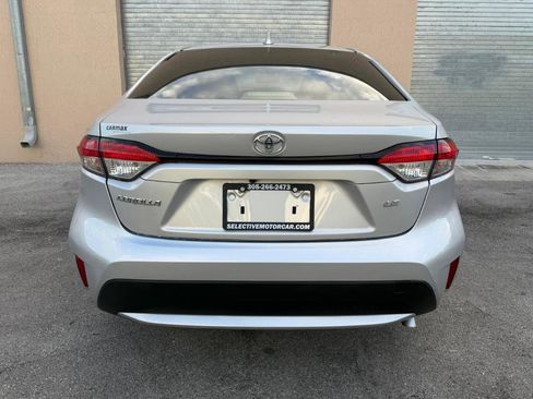 Used 2020 Toyota Corolla LE FWD image 11
