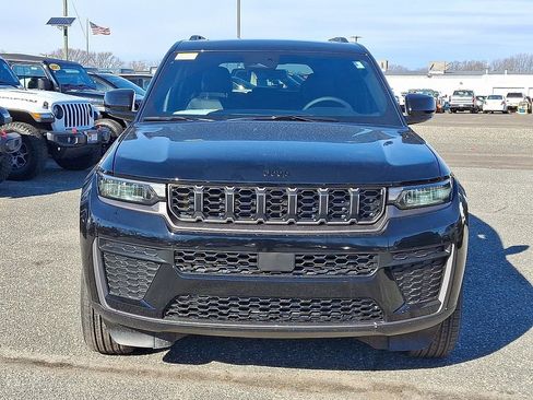 New 2026 Jeep Grand Cherokee Altitude AWD/4WD image 2