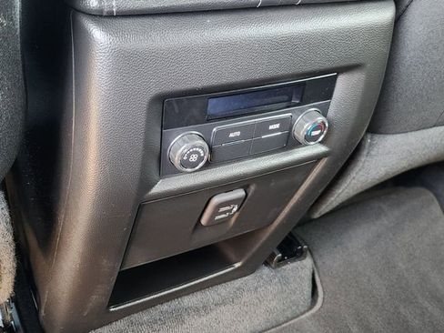 Used 2023 Chevrolet Traverse LT AWD/4WD image 28
