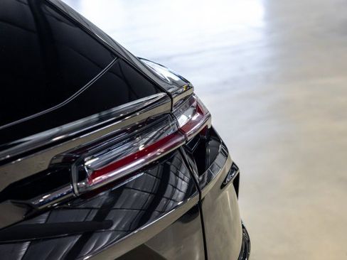 Used 2019 Lamborghini Urus image 12