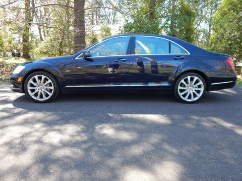 Used 2012 Mercedes-Benz S 550 4MATIC image 2