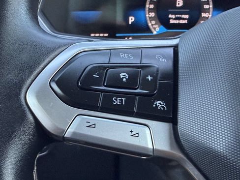 Used 2023 Volkswagen Tiguan SE R-Line FWD image 28