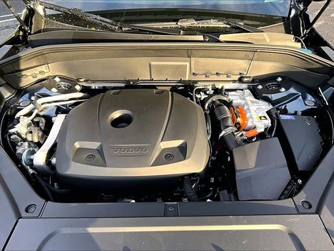 New 2026 Volvo XC90 T8 Plus w/ Protection Package Premier image 12