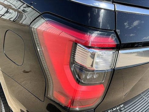 Used 2020 Ford Expedition Platinum image 40